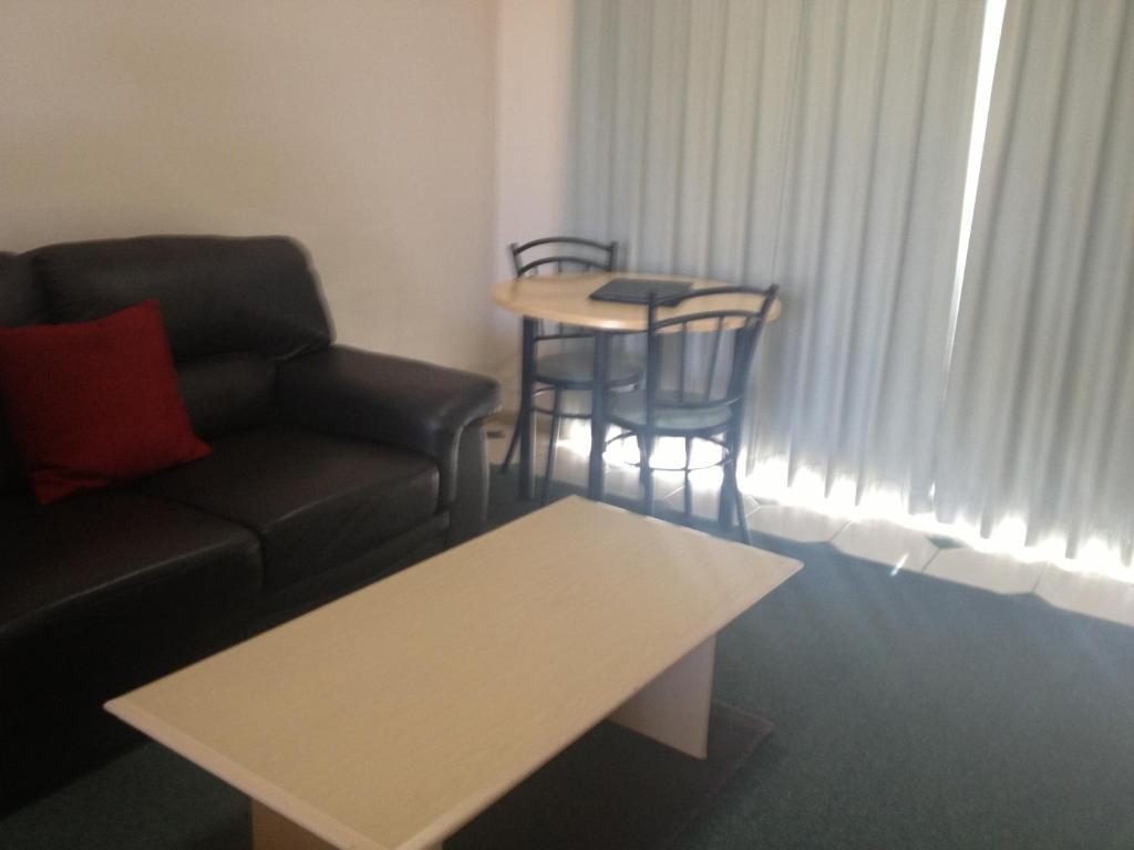 Rose Garden Motel Geelong Room photo