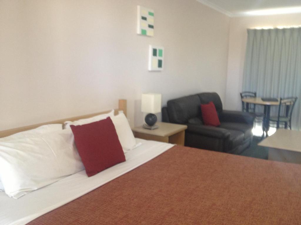 Rose Garden Motel Geelong Room photo